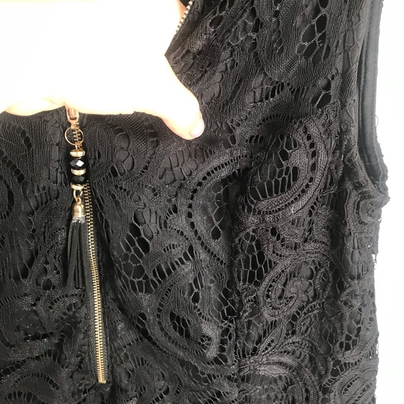 Black top - Picture 4 of 5